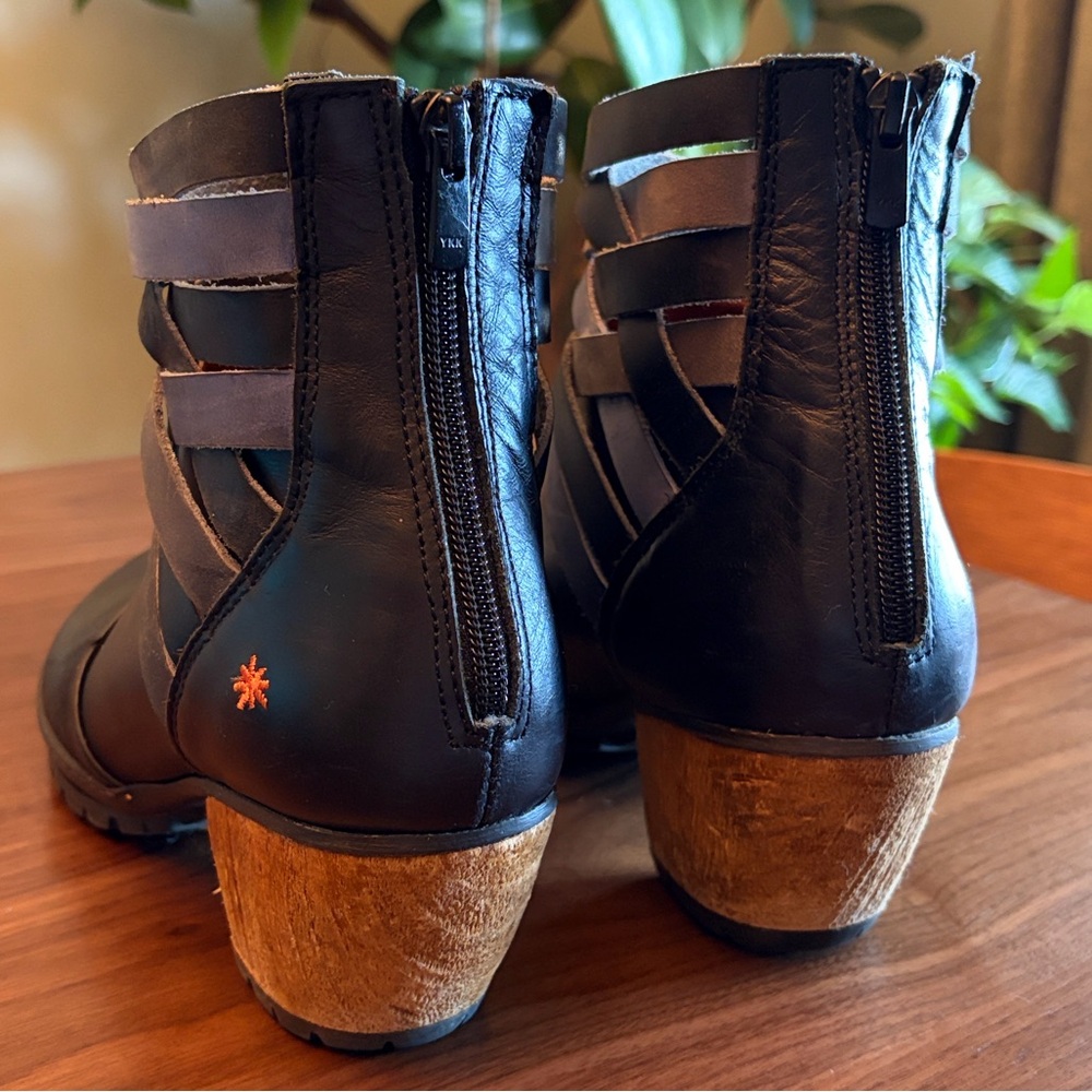 The Art Company Very Dark Blue  / Black Leather Ankle Boots - Picture 5 of 10